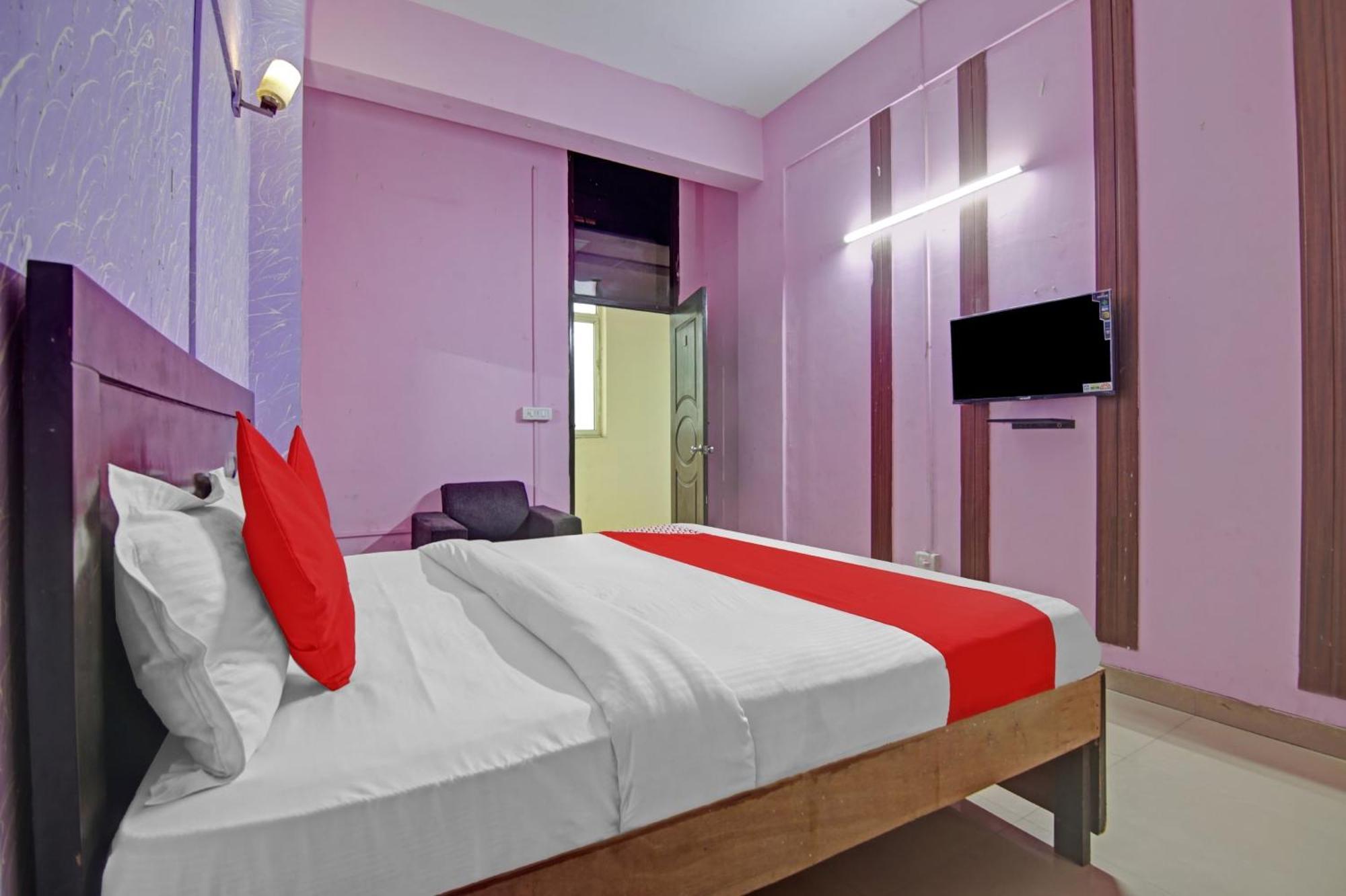 Hotel O Glorious Stayz Noida Exterior photo