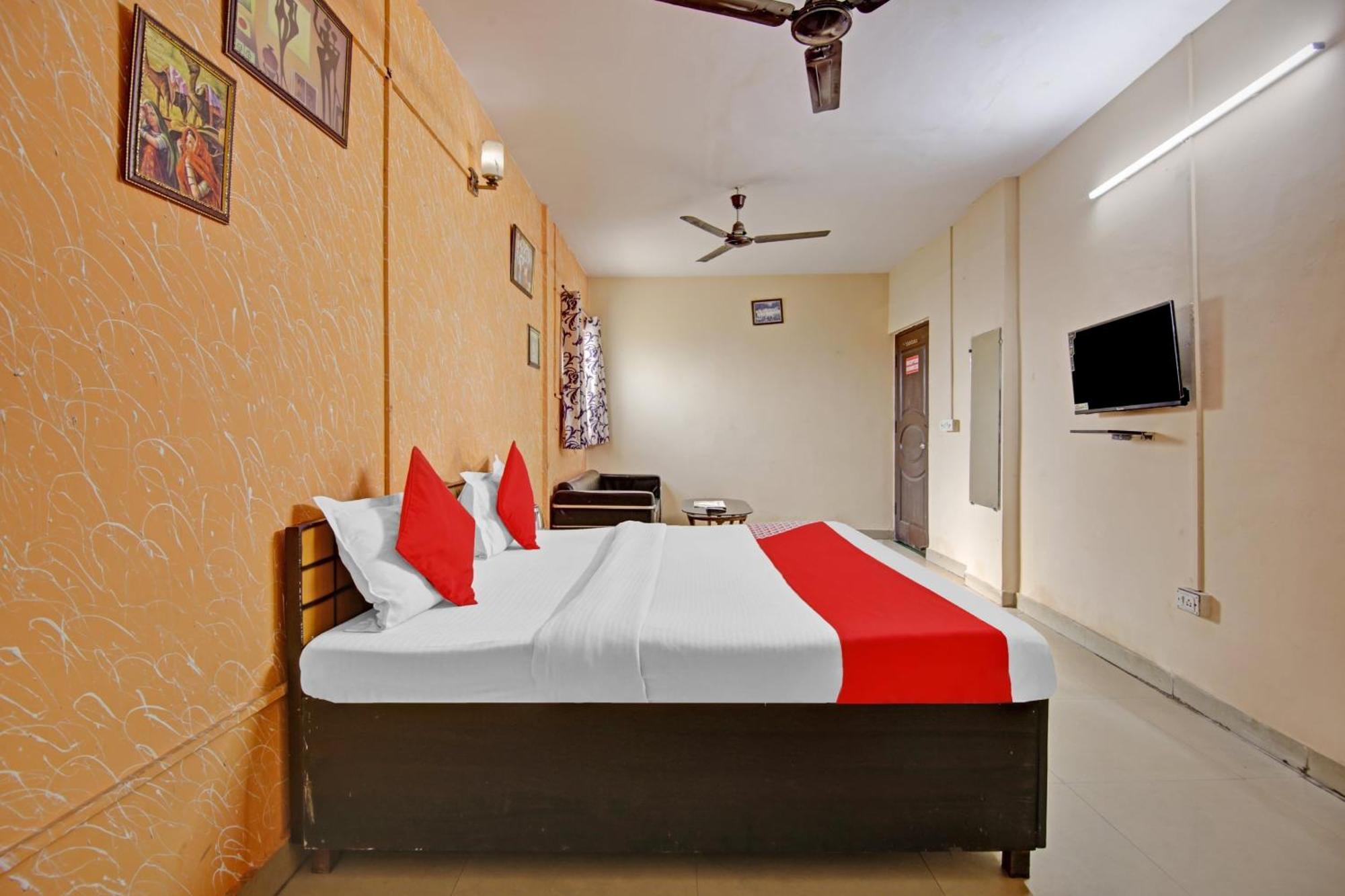Hotel O Glorious Stayz Noida Exterior photo